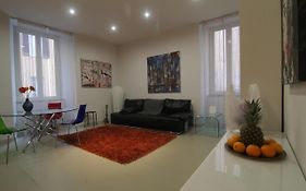 Casa Cavallotti - modern apartment between Train station&Port